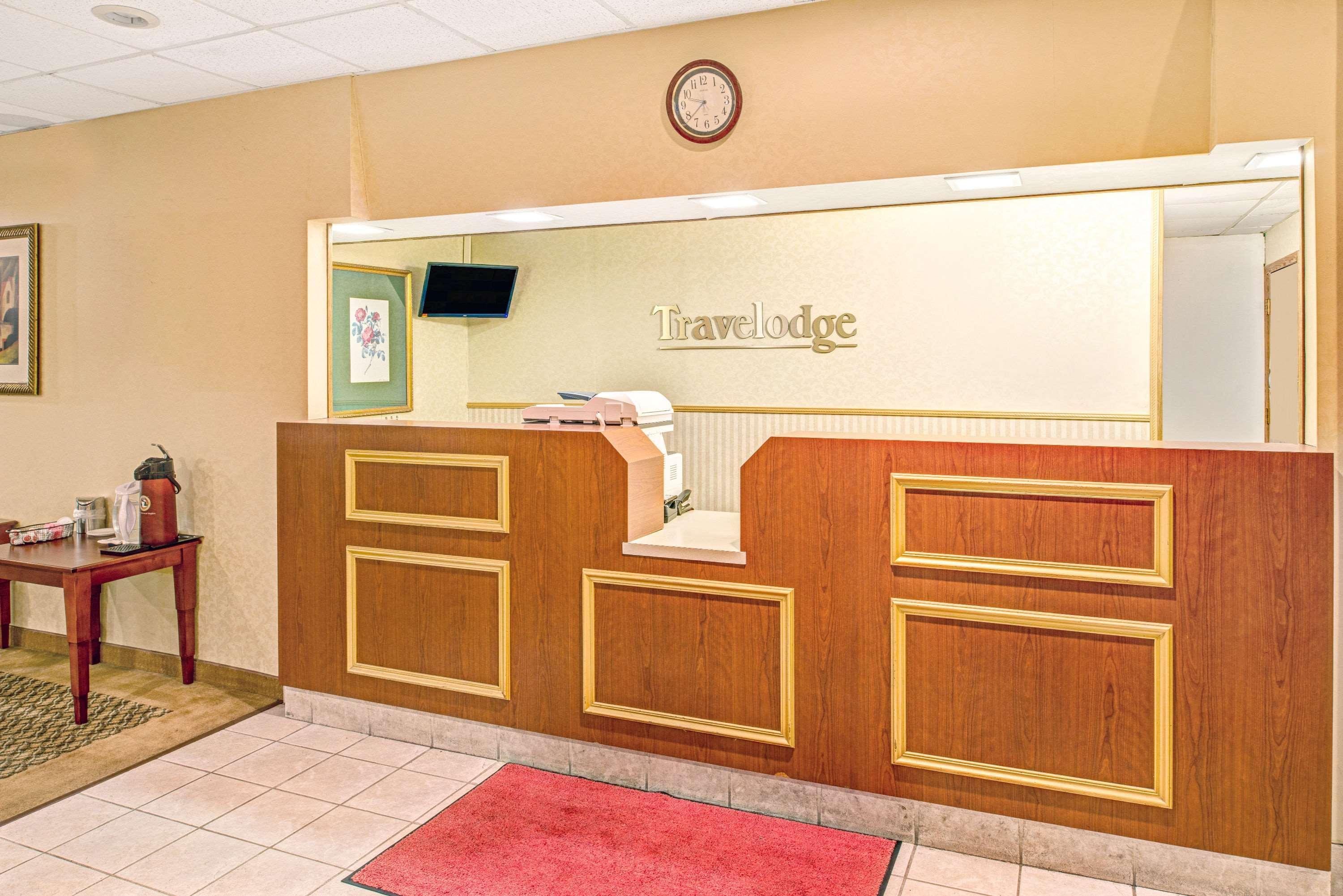 Travelodge By Wyndham Lincoln Airport I-80 Экстерьер фото